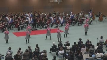 年末前に交通事故防止と特殊詐欺被害注意呼びかけ 警視庁音楽隊が東海大付属高輪台中高吹奏楽部と共演 東京・港区