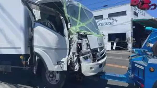 自動車整備会社にトラック突っ込む　運転手が意識不明　栃木・足利市