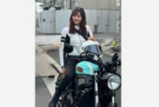 【 指出瑞貴 】 「ぁぁーー気持ちよかった〜♥疲れとだるさが吹っ飛んだ♡」　バイクと笑顔　「高速の上からの景色が、今日は特に綺麗でした」