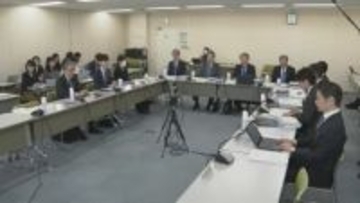 生活保護費引き下げの最高裁違法判決　専門委員会が対応策の報告書案を大筋了承　補償の一部支給と全額支給の両案を盛り込む　厚生労働省