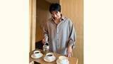 「【 大沢たかお 】〝たかおカフェ〟高層階の一室で憩いのひととき　フォロワー悶絶「その珈琲を飲める人は幸せだ〜」」の画像1