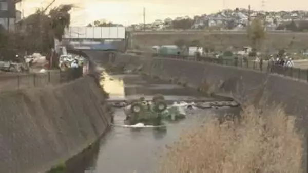横浜市で重機が川に転落 運転手の60歳男性が搬送先の病院で死亡　警察は原因を捜査