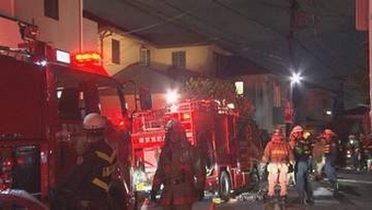 東京・杉並区下井草の住宅で火事 女性1人死亡 警視庁