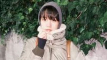 【 のん 】休日の眼鏡姿のオフショットを公開「久々に外でランチ　冬支度も済ませました」