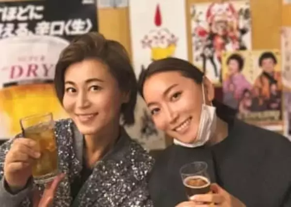 【 氷川きよし 】 「親友のあやなが駆けつけてくれましたー！」　加藤綾菜さんと乾杯ショット　「いつも茶さんへの愛情に感謝と感動です。あーたはホントに人格者。尊敬します」