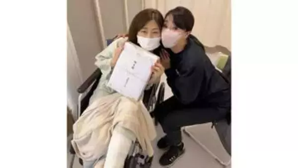 【 浅野ゆう子 】　左足関節脱臼骨折で　入院中の松本明子をお見舞い　「胸がキュンキュンしてしまいました」