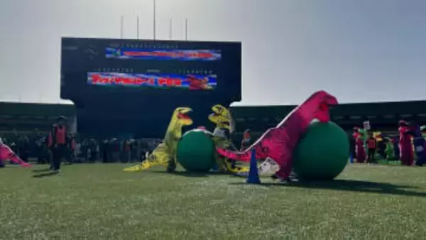 ティラノサウルスレース開催 約180頭が集まる　栃木･宇都宮市