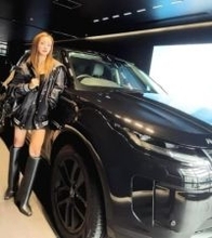 【 板野友美 】　新車「レンジローバー・イヴォーク」購入を報告　「我ながら、友美めんどくさｗ」　徹底した〝土禁〟＆〝こだわりルーティーン〟炸裂