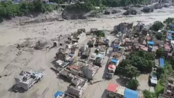 ネパール政府 大規模洪水で95人死亡と発表　外国人観光客ら380人以上が行方不明