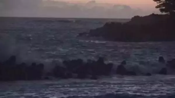 海に飛び込んで遊んでいた中高生4人 沖に流され3人行方不明　鹿児島・いちき串木野市の海岸