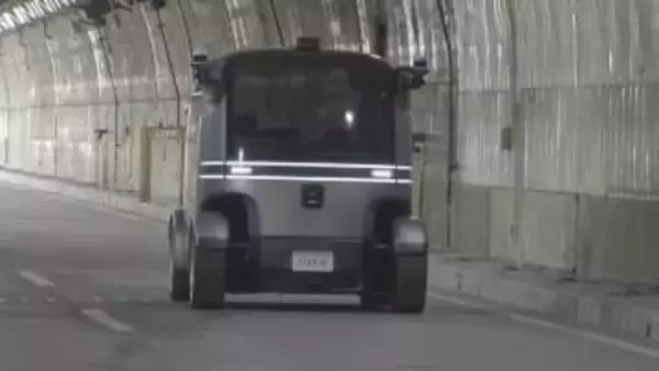 自動物流道路の実証実験公開　トンネル内を400メートル走行　国が東京・大阪間想定し2030年代の実用化目指す