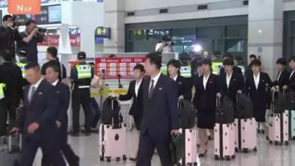 「出迎えた市民団体から大きな声援」北朝鮮女子サッカーチームが韓国に入国　アジア・チャンピオンズリーグ準決勝出場のため　7年半ぶりの韓国での試合出場