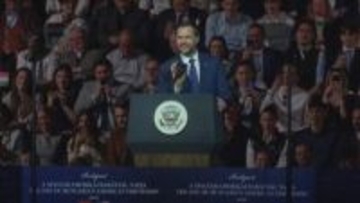 バンス副大統領が選挙集会でトランプ氏に電話「私たちは素晴らしい関係にある」選挙戦劣勢のオルバン氏を激励