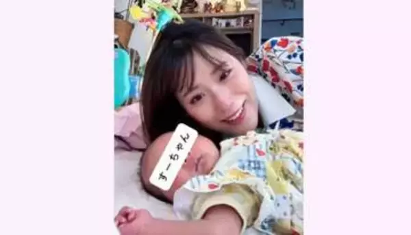 【カメラを止めるな！】〝あいたん〟役・秋山ゆずきさん　赤ちゃん「すーちゃん」に絵本読み聞かせ「#新生児卒業」