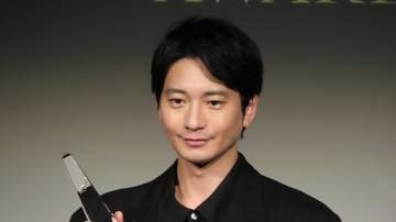 【 向井理 】「今日は濃密」驚きのスケジュール明かす〝舞台で2時間、ナレーション5本録ってここに〟