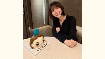 誕生日【 長濱ねる 】「28歳になりました」〝おじゃる丸ケーキ〟に柔らか笑顔