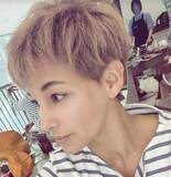 「【 梅宮アンナ 】 「最後の抗がん剤から一年が過ぎました」　最新ショット公開　「伸ばしていた髪の毛を一旦切ります」「 新しい髪の毛は柔らかい髪の毛みたい」」の画像1