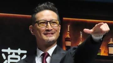 【 松岡昌宏 】巧みなシェイカー捌きのお手本は “マイク捌きの先輩” 　「ドラムの動きなんて一個も役に立ってない」