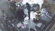 栃木・小山市でトレカ窃盗　わずか3分間の犯行…　防犯カメラが捉えた一部始終　栃木県警小山署
