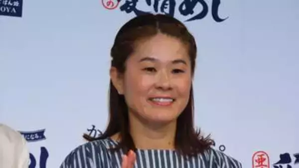 【澤穂希】日本サッカー殿堂入りに「まだまだ日本のサッカー界に貢献しないといけない」エプロン姿で「10番」を着用