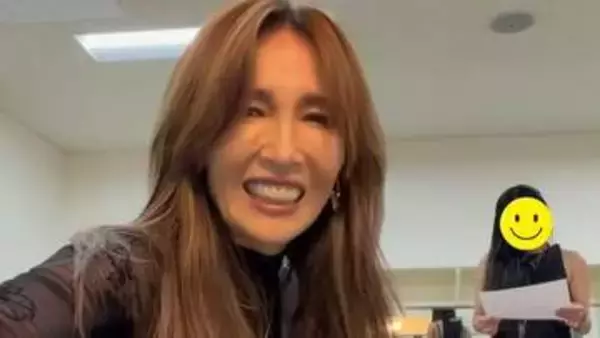 【 工藤静香 】〝震えるスケジュール〟来年の紙を指し〝詰まりすぎてない？〟思わず録画ボタンをOFF　岩手コンサートも充実