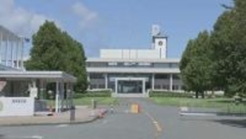 大学4年生の女性（21）が住む横浜市のアパートに侵入か 防衛大学校職員の男（27）を逮捕 「衝動的に入りたいという気持ちに」容疑認める