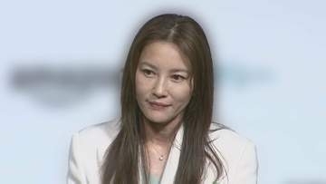 【 瀬戸朝香 】　自身の “不注意により”  第一腰椎骨折で一時休養を発表　「今は治療と療養に専念してまいります」　SNSで謝罪と報告
