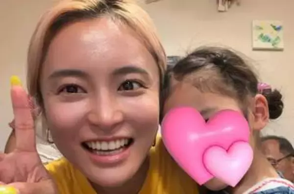 【小島瑠璃子】「いつまでも残しておきたい夏の思い出」親族が集まり花火大会を観賞
