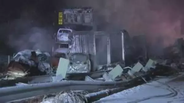 去年12月に関越道で起きた計67台が絡み2人が死亡した多重事故で警察が男女あわせて26人を書類送検