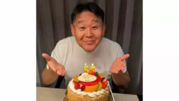 【花田虎上】　55歳の誕生日を報告「妻と2人の娘からの手紙」に感激　幸せ溢れる家族ショットにファン絶賛