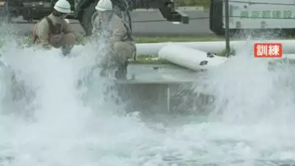 25mプールの水を7分弱で排水　浸水害時に備えた「移動式排水ポンプ車」 東京都が新型車両の訓練を公開