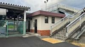 JR沼田駅前の公衆トイレにクマ　トイレ出ようとした瞬間…69歳男性が襲われ右足ひっかかれ軽傷　その後目撃されず　群馬県