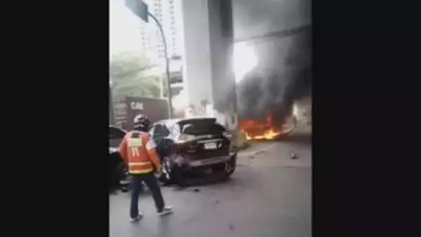 タイ・ バンコクで貨物列車が踏切で路線バスと衝突　バスは炎上　乗客ら8人死亡32人負傷