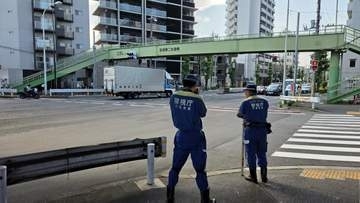 東京・北区の交差点でバイクの61歳の男性がはねられ死亡　普通貨物車運転の25歳の男を現行犯逮捕　飲酒運転か