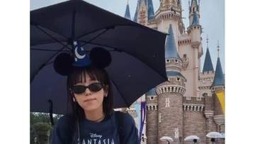 【 若槻千夏 】 15時までの空き時間で雨の中1人ディズニーを満喫　ミッキーとの対面や冷やしうどんを味わう姿に「一緒に周ってる気分」