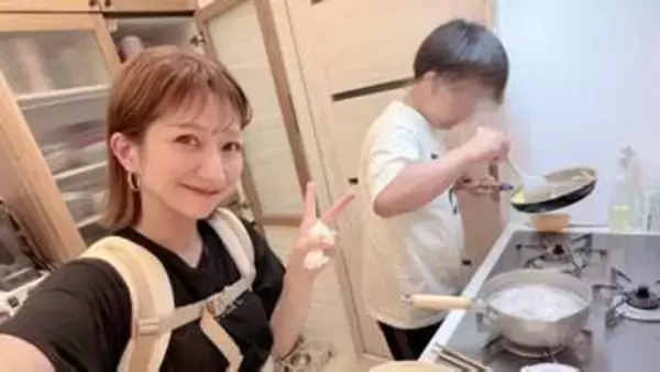 【 辻希美 】次男と仲良くクッキング「ソラは料理男子です」　寝不足で作った “愛情たっぷり弁当” も公開