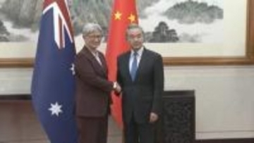 中国外相とオーストラリア外相が会談　協力関係強化で一致　オーストラリアへの燃料輸出も協議か
