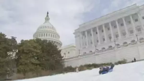 アメリカ東部から南部にかけ歴史的な寒波 30人死亡　各地で停電、航空便も1万3000便以上が遅延かキャンセルに