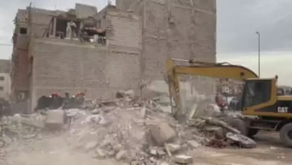 モロッコで建物倒壊　22人死亡16人けが　8世帯居住の2棟　建築基準に従って建築もその後増築　原因は不明　北東部・フェズ