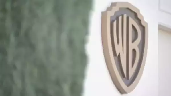 ワーナー争奪戦　ワーナーがパラマウント修正案を精査　ネットフリックスと競争激化