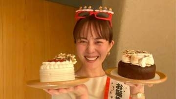 【 比嘉愛未 】　40歳の誕生日を報告「Season④突入〜」　 2つのケーキを手に弾ける笑顔を公開