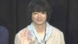 「【 染谷将太 】衝撃〝気づいたら焼肉屋にいた！〟大阪滞在で体重増に驚愕　吉田監督は映像化不可能作品公開に感涙号泣」の画像1
