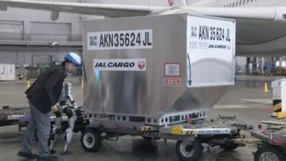 “人型ロボットがコンテナ運ぶ” グランドハンドリングの人手不足解消へ2028年まで実証実験　日本航空とGMOがタッグ　荷物積み込みや機内清掃などの業務も