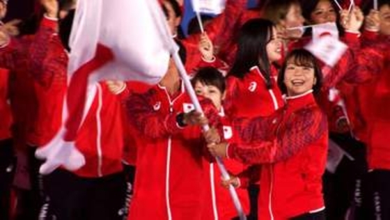 アジア大会開幕！日本選手団が笑顔で入場行進　旗手は中村輪夢と藤波朱理【開会式】