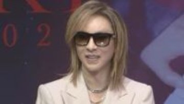 【 YOSHIKI 】瓜二つの『AI YOSHIKI』の珍回答に呆れ顔「なにそれ…（笑）」　2年ぶりの東京公演を発表「普通の発表で申し訳ない」