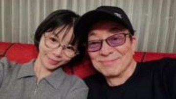 【 趣里 】　父・水谷豊との親子ショット公開　「いつかコラボできるように頑張りたいと思います」