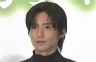 【 目黒蓮 】　浜辺美波も驚く多忙ぶり　「想像の50倍忙しい」　忙しくても祖母と電話　「電話に出なかったら…と考えると」