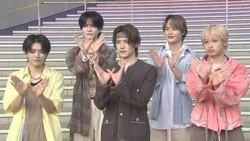【 DXTEEN・大久保波留 】夏バテ防止には〝僕はスイカ！自宅の冷蔵庫はパンパン〟炎天下で新曲を全力披露