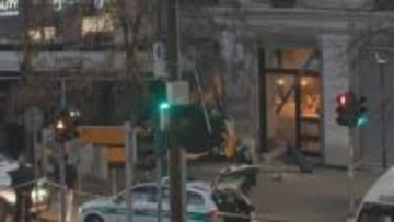 ミラノで路面電車が脱線　2人死亡40人あまりけが