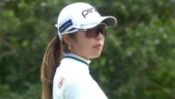 国内女子ゴルフ 佐久間朱莉が開幕戦V、最終日は3バーディ1ボギーのトータル16アンダー、亡き師匠・ジャンボ尾崎さんに捧げる優勝